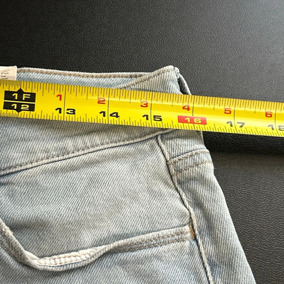 Juniors 13/31W SO Low Rise Boyfriend Jeans Relaxed Hip Thigh Straight Leg Light - Picture 5 of 14